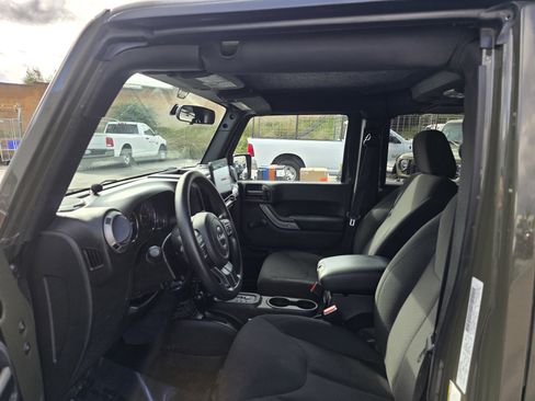 Used 2015 Jeep Wrangler Unlimited Sport image 18