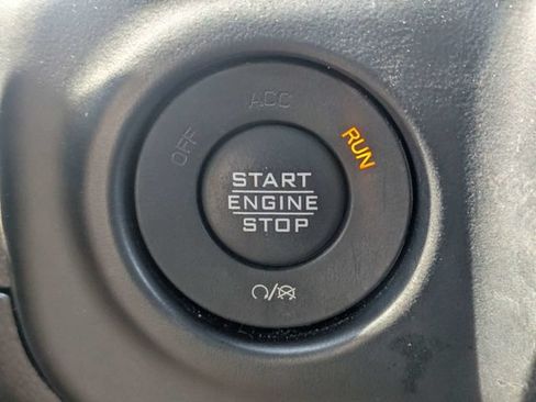Used 2022 Jeep Wrangler Unlimited Sahara w/ LED Lighting Group AWD/4WD image 33