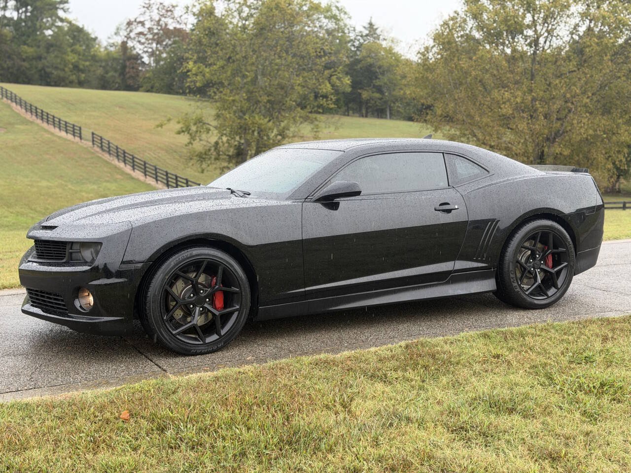 Used 2010 Chevrolet Camaro SS RWD image 1
