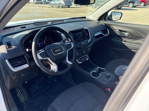 Used 2024 GMC Terrain SLE w/ Driver Convenience Package image 12