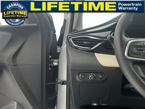 Used 2023 Buick Encore GX Preferred w/ Cold Weather Comfort Package image 17