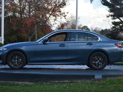 Used 2025 BMW 330i Sedan w/ Convenience Package image 7