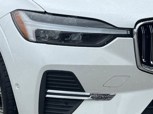 Used 2023 Volvo XC60 B5 Plus image 33