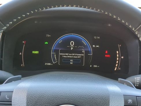 Used 2025 Toyota Camry SE image 16