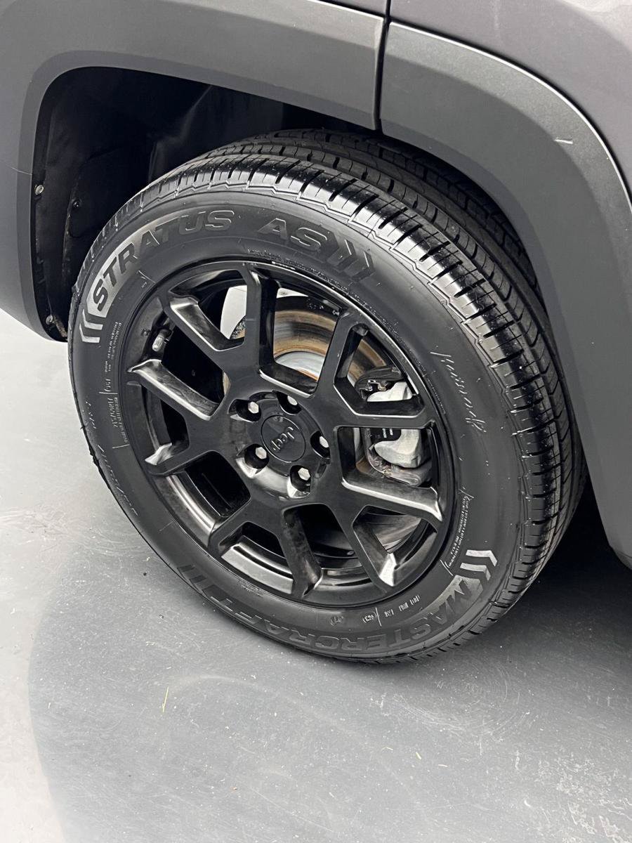 Used 2019 Jeep Renegade Altitude w/ Quick Order Package 2XM FWD image 38