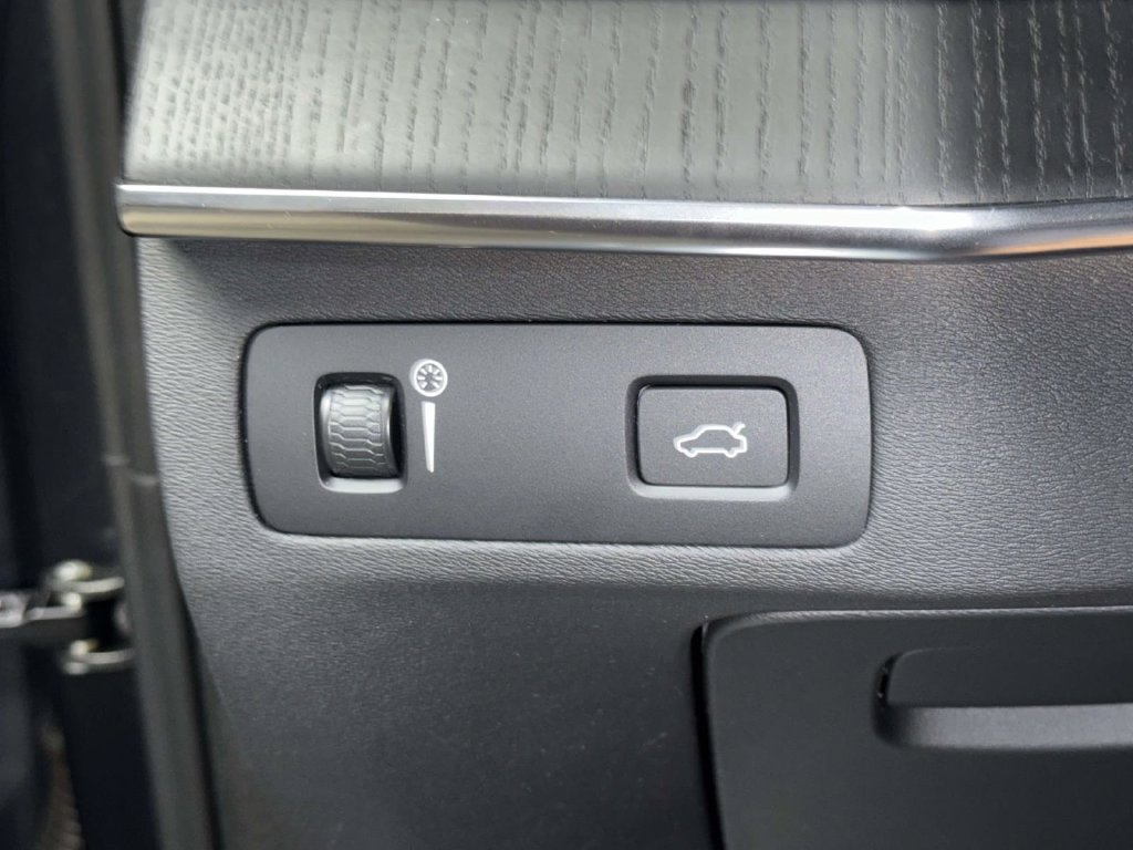 Used 2021 Volvo XC90 T6 Inscription w/ Advanced Package AWD/4WD image 26