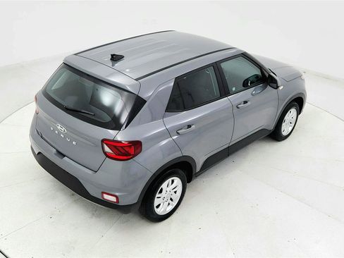 Used 2021 Hyundai Venue SE FWD image 17