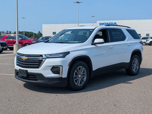 Used 2022 Chevrolet Traverse LT AWD/4WD image 2