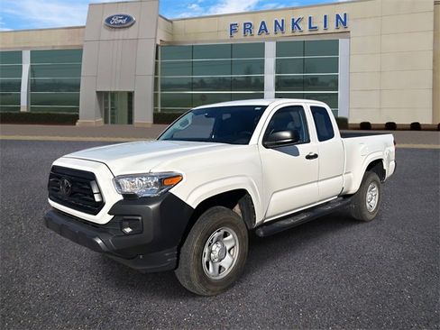 Used 2023 Toyota Tacoma SR image 3
