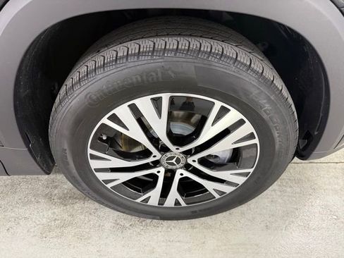 Used 2025 Mercedes-Benz GLB 250 image 4