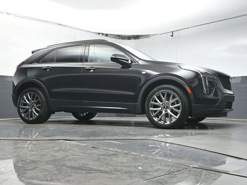 Used 2019 Cadillac XT4 Sport w/ LPO, Midnight Sport Package FWD image 33