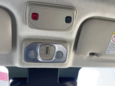Used 2025 RAM ProMaster 2500 w/ Convenience Group FWD image 18