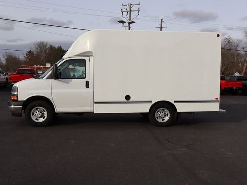 New 2025 Chevrolet Express 3500 w/ Power Convenience Package image 18