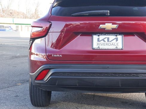 Used 2024 Chevrolet Trax LS w/ Driver Confidence Package image 14