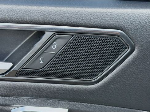 Used 2022 Volkswagen Tiguan SE image 24