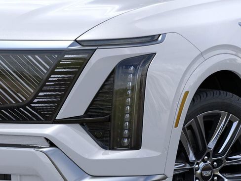 New 2026 Cadillac Vistiq Platinum w/ LPO, Floor Liner Package image 10