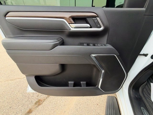 Used 2025 Chevrolet Silverado 2500 LT AWD/4WD image 13