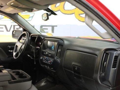 Used 2018 Chevrolet Silverado 1500 Custom w/ Custom Convenience Package AWD/4WD image 12