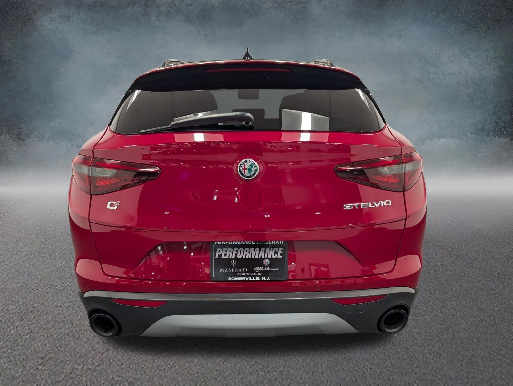 Used 2023 Alfa Romeo Stelvio Ti AWD/4WD image 5