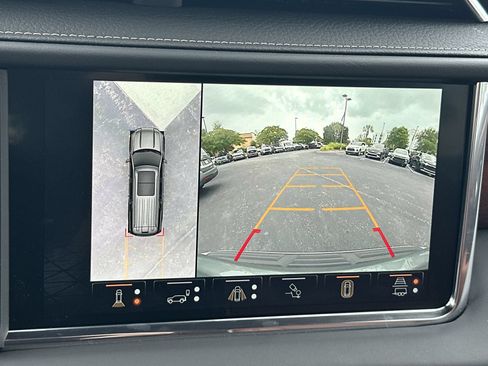 Used 2023 GMC Yukon Denali Ultimate AWD/4WD image 27