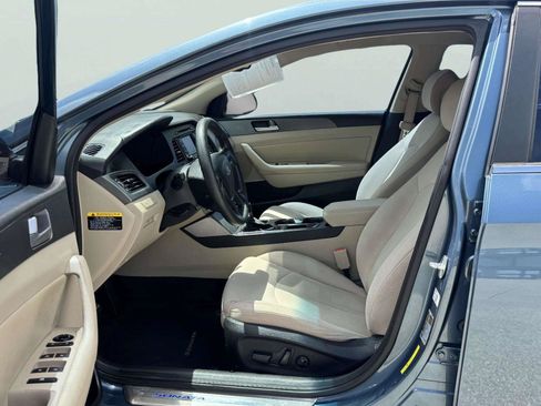 Used 2015 Hyundai Sonata SE w/ Option Group 09 FWD image 16