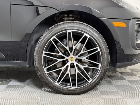 Certified 2024 Porsche Macan AWD/4WD image 14