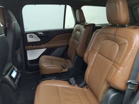 Used 2021 Lincoln Aviator Reserve w/ Equipment Group 202A AWD/4WD image 18