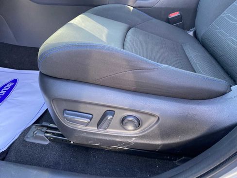 Used 2022 Toyota RAV4 SE image 24