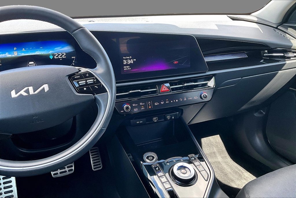 Used 2023 Kia Niro Wave w/ Wave Preserve Package FWD image 3