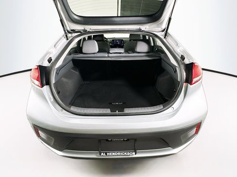 Used 2022 Hyundai Ioniq SE image 31