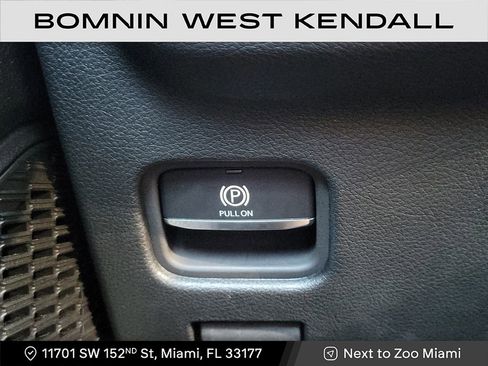 Used 2025 Jeep Grand Cherokee Limited w/ Black Appearance Package image 26