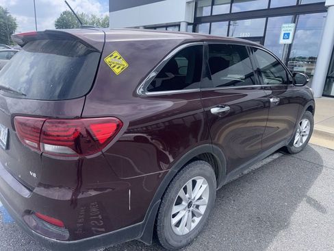 Used 2019 Kia Sorento FWD V6 image 14