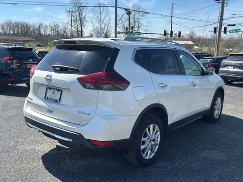 Used 2018 Nissan Rogue SV image 5