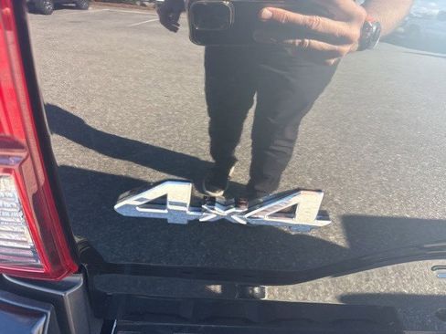 Certified 2022 Toyota Tacoma SR5 image 6