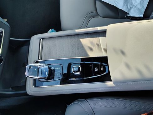 New 2026 Volvo XC90 B6 Plus image 23