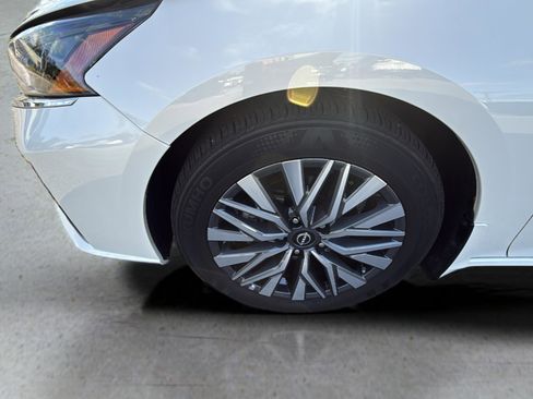 Used 2024 Nissan Altima 2.5 SV w/ SV Premium Package image 15