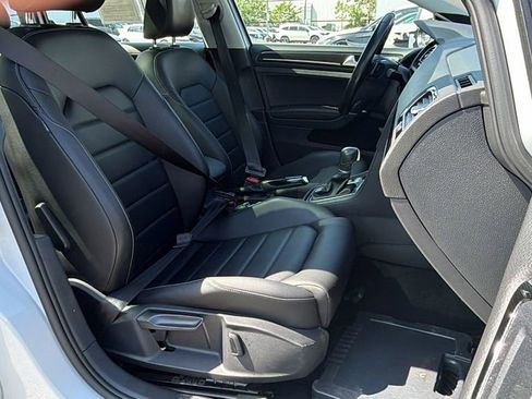 Used 2018 Volkswagen Golf SEL FWD image 8