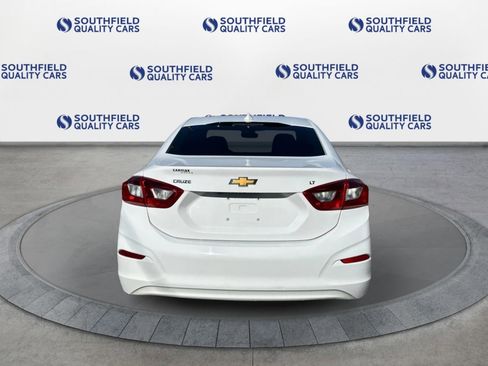 Used 2017 Chevrolet Cruze LT image 5