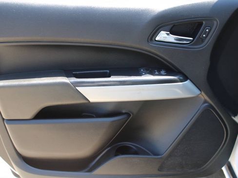 Used 2022 Chevrolet Colorado LT w/ Fleet Safety Package AWD/4WD image 19