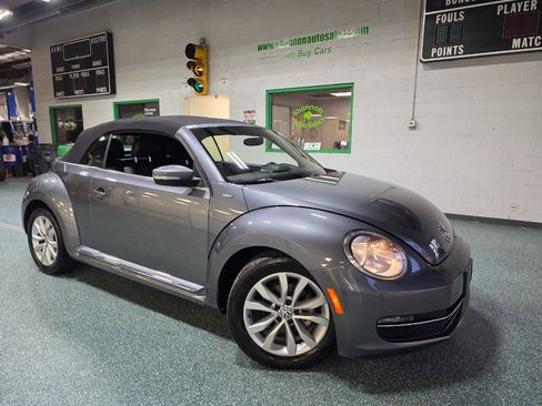 Used 2013 Volkswagen Beetle TDI image 14