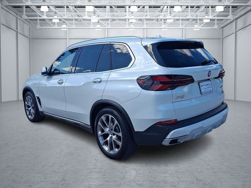 Used 2024 BMW X5 xDrive50e w/ Premium Package AWD/4WD image 3