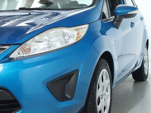 Used 2013 Ford Fiesta SE image 5