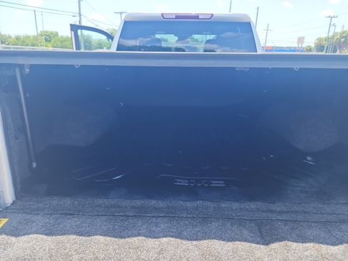 Used 2022 GMC Sierra 1500 Elevation RWD image 17