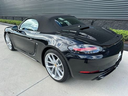 Used 2025 Porsche 718 Boxster image 3