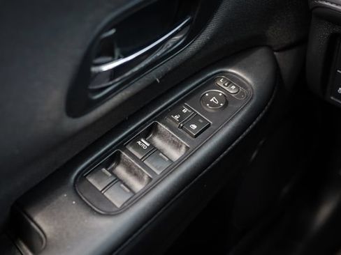 Used 2020 Honda HR-V Sport image 37