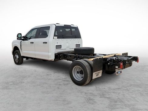 New 2026 Ford F350 XL w/ XL Chrome Package image 7