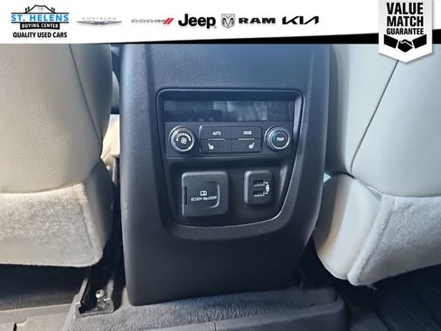 Used 2023 Buick Enclave Avenir w/ Avenir Technology Package AWD/4WD image 27