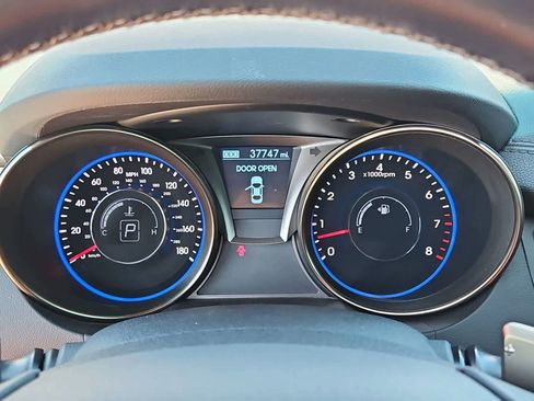 Used 2014 Hyundai Genesis 3.8 RWD image 31