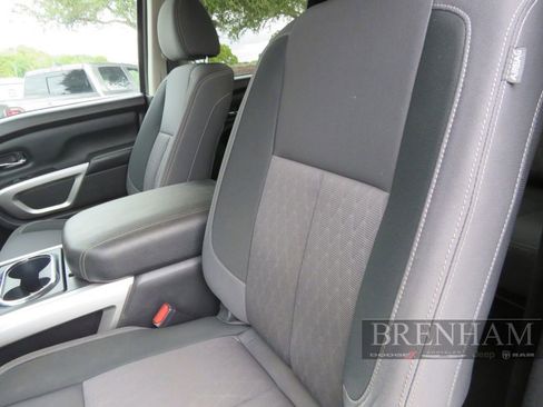 Used 2023 Nissan Titan SV w/ SV Convenience Package image 15