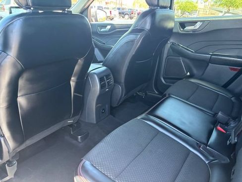 Used 2025 Ford Escape ST-Line Select AWD/4WD image 17